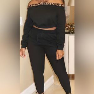 NEW Black sweatpants set Cropped off shoulder cheetah set M